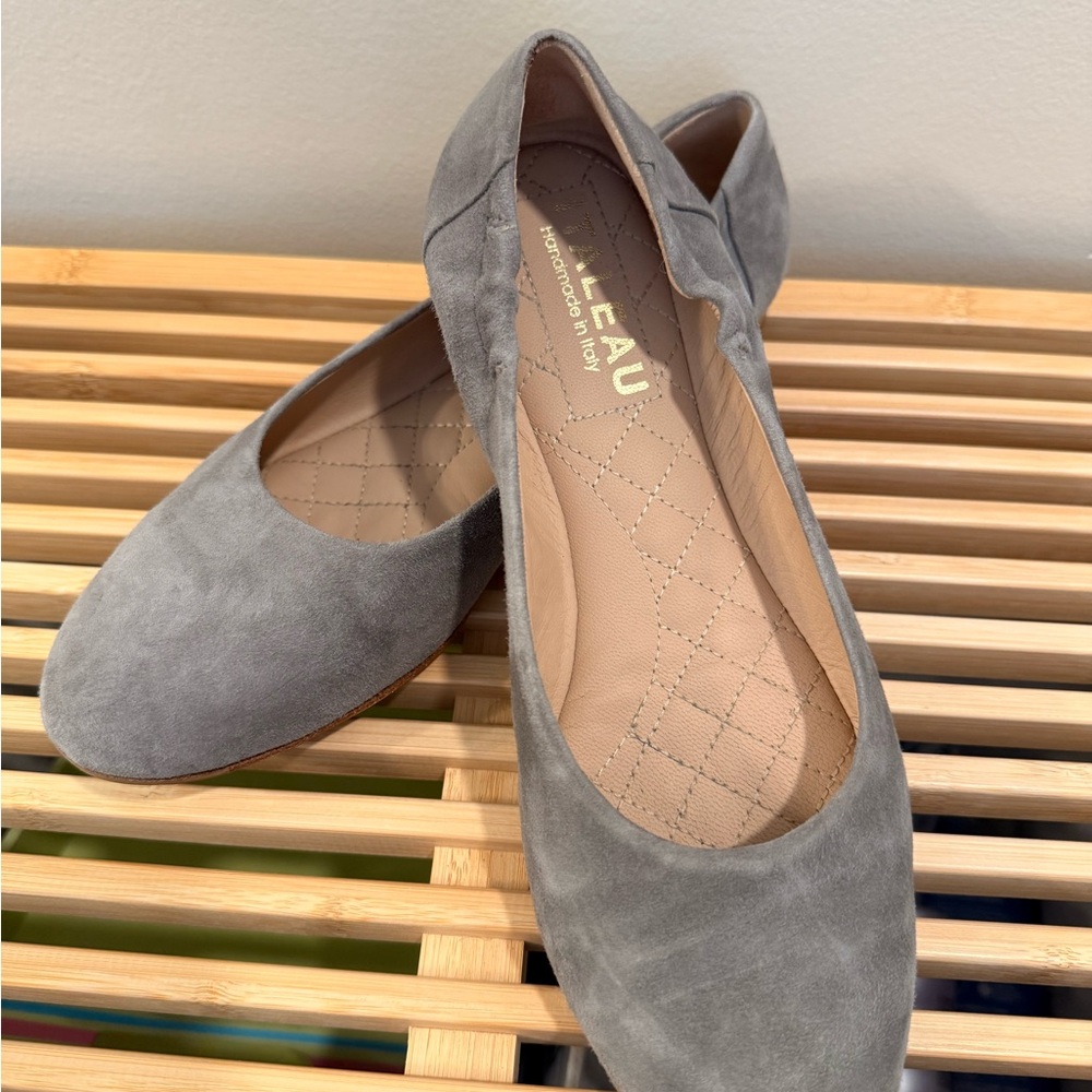 Italeau Women's Gray Suede Loafers - Picture 5 of 7